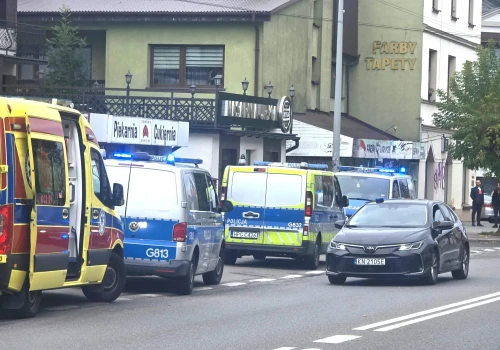 Pilne! Nieoficjalnie: mężczyzna postrzelony przez policję w Nowym Sączu nie żyje. Miał zmarć w drodze do szpitala