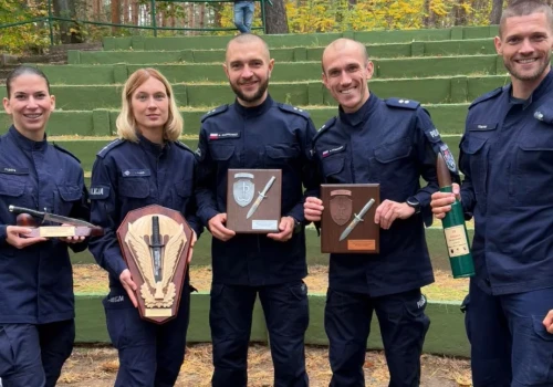 Złotowscy policjanci ruszyli po Nóż Komandosa!