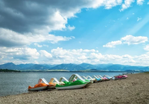 Plaża ze wspaniałym widokiem na góry. To tylko 2 godziny drogi z Zakopanego
