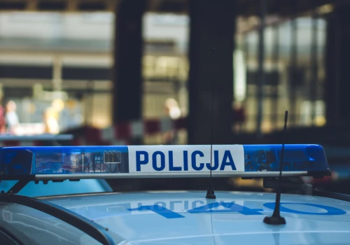 W czasie mszy doszło do kuriozalnej sytuacji. Mężczyzna uderzył księdza