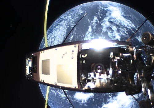 Satelita zrobił sobie selfie. Ma aparat z płynną soczewką