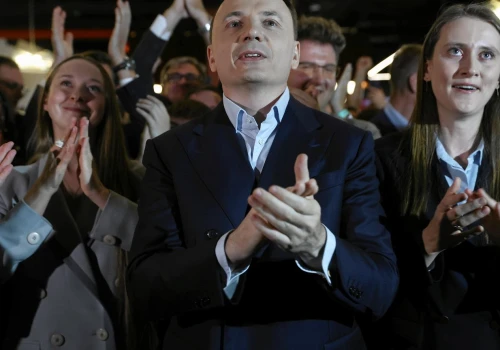 Gibała ze zdecydowaną przewagą nad Piątkowską. Są wyniki sondażu exit poll