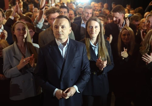 Sondaż exit poll: Łukasz Gibała wygrywa przedterminowe wybory prezydenta miasta z wynikiem 61 procent