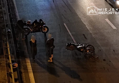 Zderzenie motocyklisty z autem na trasie S8. Dwa pasy były zablokowane