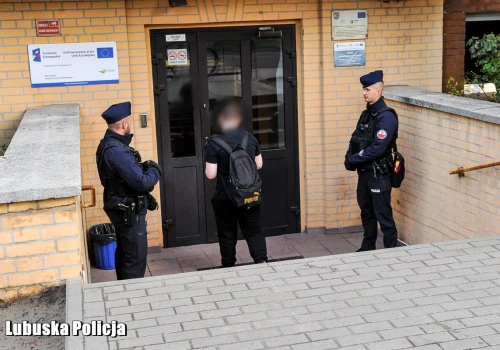 Ataki w szkołach w Polsce. 117 zatrzymanych i 65 tys. kontroli policji. Podsumowanie