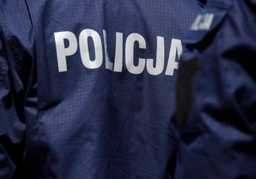 PILNE: Tragedia w Bydgoszczy. Nie żyje mężczyzna, który ruszył na policjantów