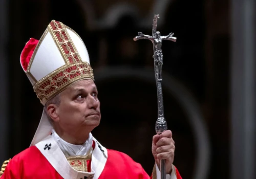 Papież zaskoczył wiernych. Chciał „zatrzymać falę plotek i domysłów”