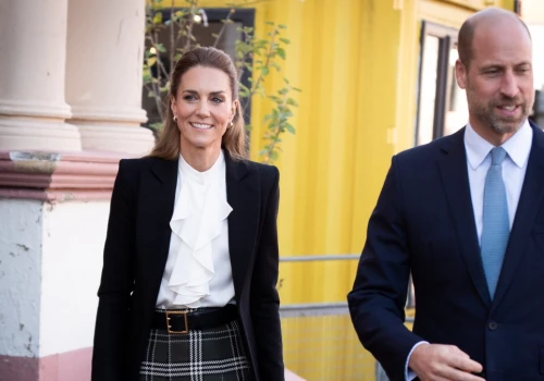 Kate postawiła na klasykę. Jej spódnica to inspiracja na chłodne dni