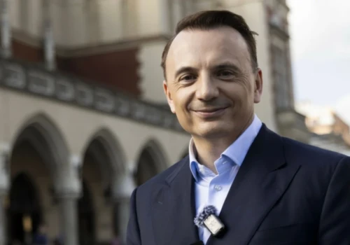Łukasz Gibała prezydentem Krakowa. Za czwartym razem się udało. Kim jest „krakowski Wokulski”?