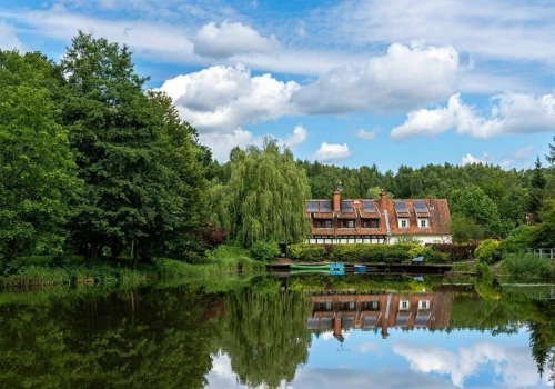 Jak wybrać hotel na Warmii na weekend we dwoje?