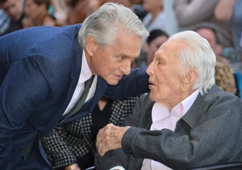 Bił go w dzieciństwie, po latach to ujawnił. Michael Douglas przerywa milczenie