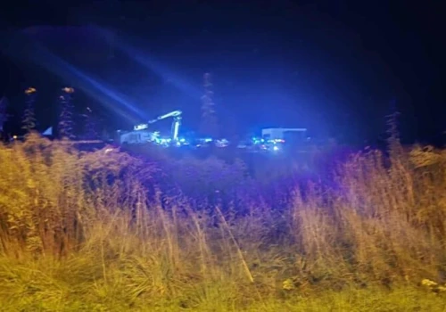 Nocny pożar garażu przy ul. Podbratek w Piotrkowie. Straty szacowane na 800 tysięcy złotych