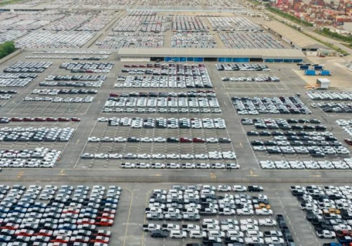 UE chce ograniczyć import aut z Chin. Renault popiera nowe porozumienie