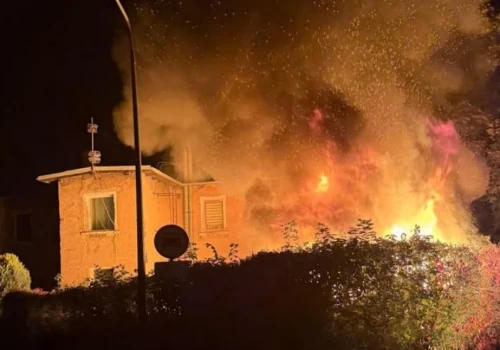 Policjanci ratowali ludzi i zwierzęta podczas pożarów w Jeleniej Górze