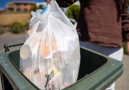 Koniec anonimowego wyrzucania śmieci. System zarejestruje każde otwarcie pojemnika