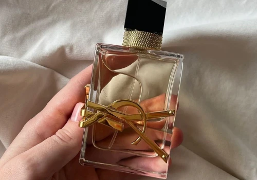 Najczęściej kupowane perfumy przez Polki. Oto 10 zapachów, do których stale wracamy