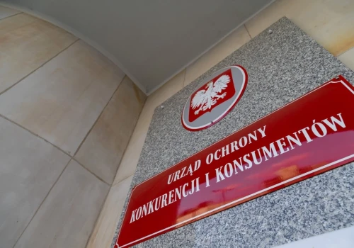 147 mln zł kar dla ING, Erste, Banku Pocztowego i Plus Banku. Ich klienci mogli tracić na zapisach dających wolną rękę w podnoszeniu opłat