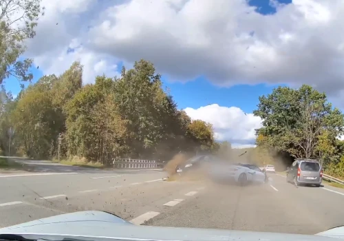 Kolizja Chevroleta Corvetty, Porche i Fiata na DK-81 w Pawłowicach - film z momentem zderzenia