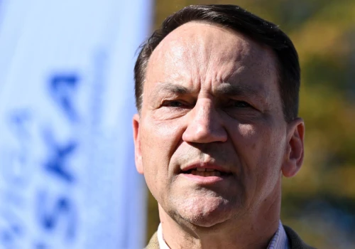 W atakach hybrydowych będą ginąć ludzie?! Niepokojące słowa Sikorskiego