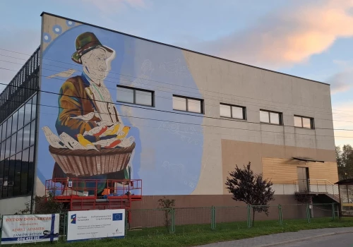 Mural stryszawskiego ptasznika w Stryszawie – WIDEO