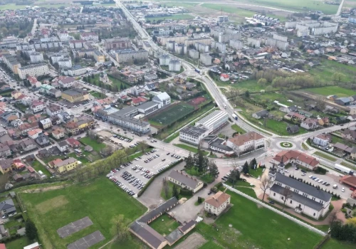 Zamknięte wejścia i dyżury pracowników. Nowe zasady bezpieczeństwa w miejskich placówkach w Wysokiem Mazowieckiem