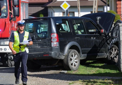 Pościg, rozbite samochody i uszkodzona stacja paliw! Prokuratura z Nowego Sącza komentuje sprawę