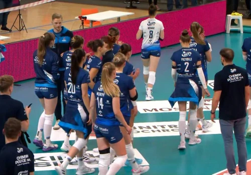 Tauron Liga Kobiet: LOTTO Chemik Police - NETLAND MKS Kalisz. Relacja live i wynik na żywo