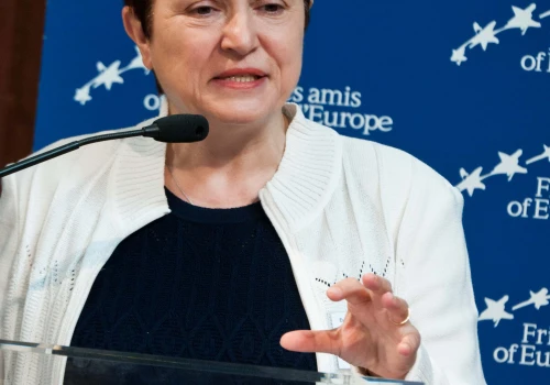Szefowa MFW: AI to „powoli poruszające się tsunami” dla rynku pracy, edukacji i podatków