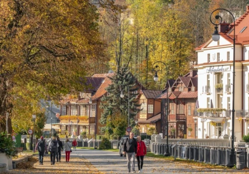 Emeryt w sanatorium z NFZ i tak zapłaci. Od stycznia nowa opłata za każdą noc