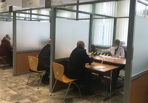 Miliony Polaków pytają o swoją przyszłość u doradców emerytalnych ZUS