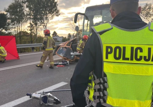 Tragiczny wypadek na DK9 w Kupnie. Nie żyją dwie kobiety, droga całkowicie zablokowana