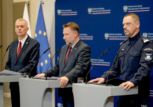 Podpalenie stacji Starlink na Mazowszu. Sprawcy – Turcy zatrzymani. „Za tym aktem dywersji stoją rosyjskie służby”