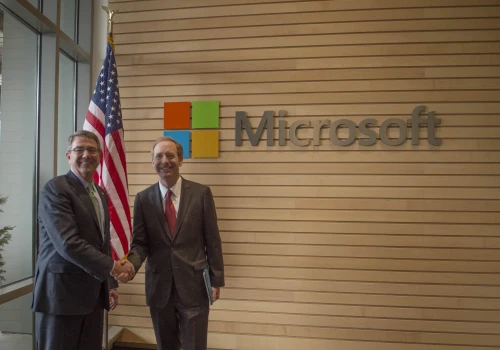 Prezydent Microsoftu Brad Smith: pralka podlega większej liczbie przepisów bezpieczeństwa niż AI
