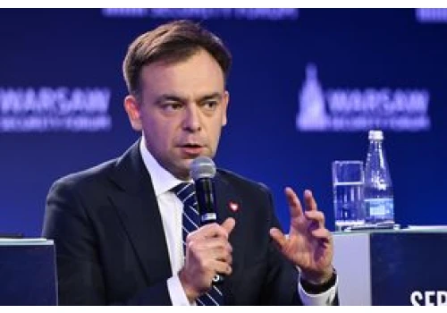 Będzie prezent pod choinkę? Domański mówi o cenach paliw