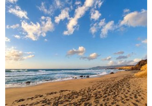 Playa del Viejo Rey na Fuerteventurze – fale, klify i zachód słońca