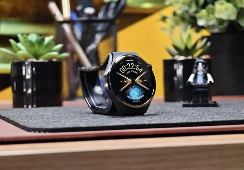 Huawei Watch 6 Pro: Król smartwatchy przeszedł kilka zmian. Nie wszystkie są na lepsze
