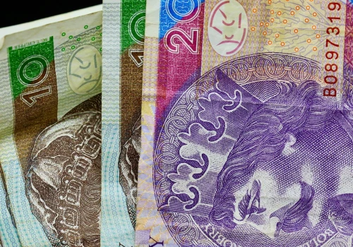 Rok doświadczenia wystarczy, by zawalczyć o 15 tys. zł brutto. To praca dla dwóch osób