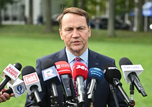 Sikorski w kolejnym zagranicznym wywiadzie. „Jeśli zaczną ginąć ludzie...”