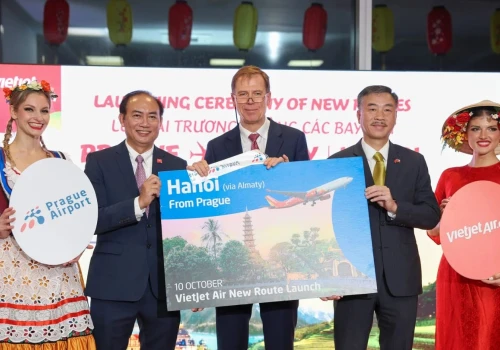 Wietnam bliżej Polski. Vietjet uruchomił połączenie z Pragi do Hanoi.
