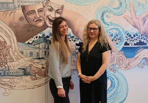 Nowe dzieło w Teatrze Cieszyńskim. Mural łączy oba brzegi Olzy
