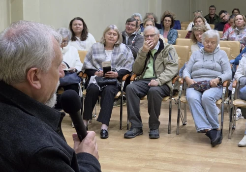 O przemocy w szkole mówi o. Mieczysław Łusiak SJ