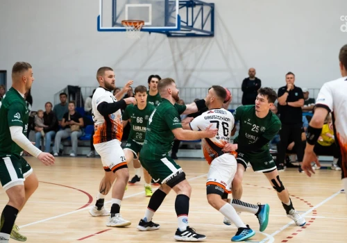 Lider zwycięski, Orlęta z pierwszą porażką. W środę derby w Zwoleniu