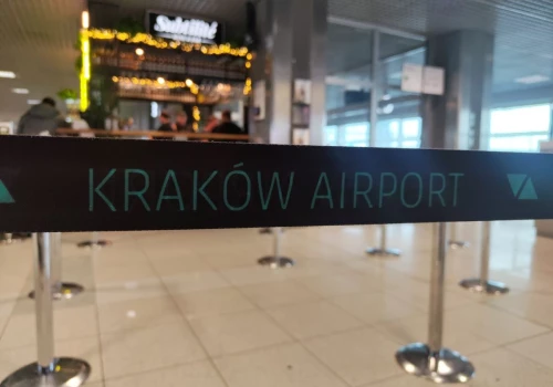 Deportowana z Holandii 35-latka zatrzymana na lotnisku w Krakowie. Była poszukiwana