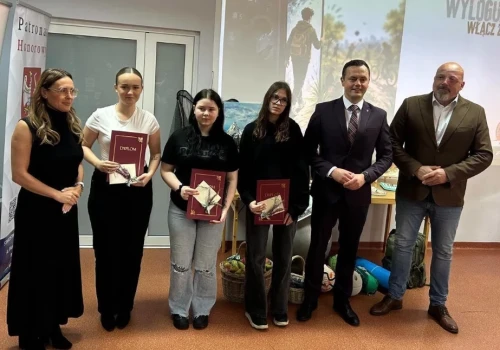 Uczennice CKZiU w Złotowie na podium powiatowego konkursu „Dbam o Zdrowie Psychiczne”