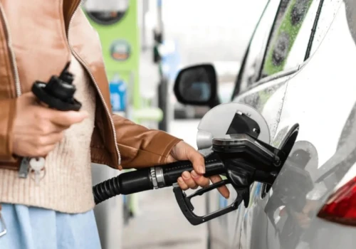 Ceny paliw w środę 14 października. Benzyna znów drożeje, diesel zaskakuje