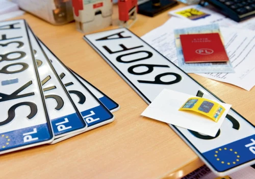 Rejestracja pojazdów online od 18 stycznia 2027 roku. Termin jest, procedur brak