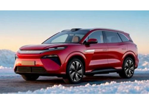 Ładowanie w 9 minut. Nowy SUV BYD 8 wjeżdża do Europy