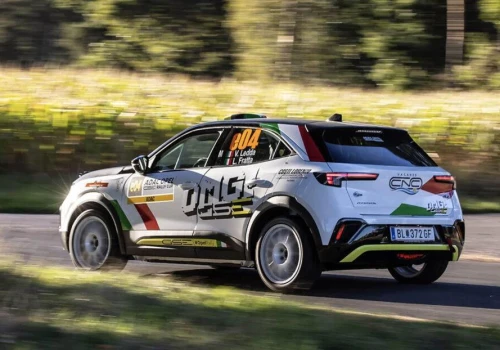 281 KM i tylko 10 punktów różnicy. Opel szykuje się na pojedynek w Sanremo