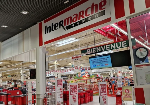 Setki supermarketów padły ofiarą cyberprzestępców. Tony żywności trafiły do kosza