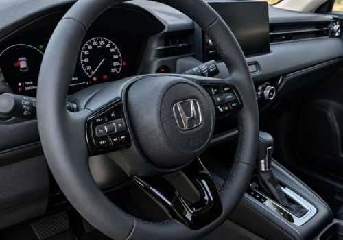 Popularna Honda za 118 700 zł oferuje modne nadwozie. Ma też oszczędną hybrydę